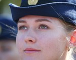 Vẻ đẹp của nữ sinh trường không quân Nga hút hồn trong ngày khai giảng