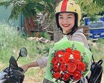 Á hậu Kiều Loan mặc giản dị, đi xe máy tới thăm trường cũ
