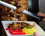 Thực khách bị &quot;chặt chém&quot; 65 triệu một đĩa bánh mỳ