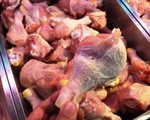 1 kg thịt gà giá bằng một bó rau: Cần phải cân đối lượng gà ngoại nhập?