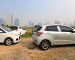 Hàng trăm ô tô tiền tỷ nằm phơi nắng chờ khách mua ở Hà Nội