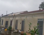 VIDEO: Kinh hoàng bão số 9 đang làm tan hoang các công trình từ Quảng Ngãi đến Đà Nẵng