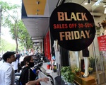 Hà Nội: Phố Chùa Bộc nhộn nhịp mua bán dù chưa đến ngày Black Friday