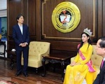 Trưởng BTC cuộc thi Hoa hậu Việt Nam 2020 phản hồi gì về bức ảnh Hiệu trưởng 'chắp tay báo cáo hoa hậu'?