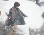 Lý do nữ sinh Nhật luôn mặc váy ngắn đi học dù mùa đông