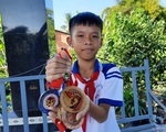 Bé trai 10 tuổi trở thành đại biểu nhỏ tuổi nhất tham dự Đại hội thi đua yêu nước lần thứ X