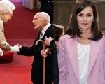 Nữ hoàng Anh đeo găng bắt tay người lạ, Hoàng hậu Tây Ban Nha đi xét nghiệm COVID-19