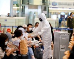 Sân bay Nội Bài tiếp tục đón hơn 1.100 khách đến từ vùng dịch COVID-19