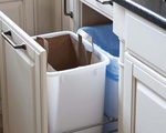 Nếu bạn đang đặt thùng rác trong tủ bếp thì hãy đưa ra ngay vì 7 lý do sau