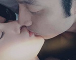 Phương Oanh khoe khoảnh khắc hôn bạn trai