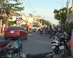 Người đàn ông đi ô tô bị chém trên phố Sài Gòn