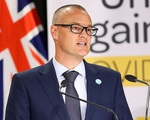 Bộ trưởng Y tế New Zealand  tự nhận là &apos;kẻ ngu ngốc&apos; đi biển giữa lệnh phong tỏa