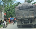 Xe quá tải, xe cơi nới chạy như “trẩy hội” phục vụ dự án trọng điểm huyện Thường Tín (Hà Nội)