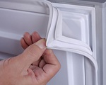 Làm sạch bong gioăng tủ lạnh bằng mẹo cực đơn giản, vừa nhàn vừa dễ đánh tan vi khuẩn