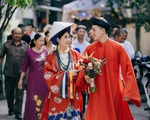 Cô dâu chú rể diện gây ấn tượng mạnh khi cổ phục triều Nguyễn trong ngày cưới