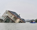 Lũ lụt tồi tệ ở Trung Quốc: Một con đập bị vỡ, nguy cơ thảm họa khủng khiếp đe dọa giết chết hàng chục ngàn người