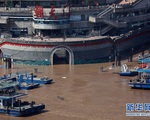 Tin lũ lụt mới nhất ở Trung Quốc: Đập lớn nhất thế giới quá tải phải xả nước, hàng chục vạn người khốn khổ