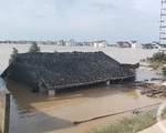 Lũ lụt tồi tệ ở Trung Quốc: Mưa dữ dội làm vỡ bờ hồ lớn nhất thế giới, người dân khóc ròng vì mất tất cả