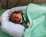 Em bé bị bỏ rơi dưới khe giữa 2 nhà ở Hà Nội được chẩn đoán nhiễm trùng sơ sinh