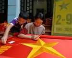 Ngôi làng gần một thế kỷ sản xuất cờ Tổ quốc ở ngoại ô Hà Nội
