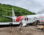 Người cứu hộ sốc trước &quot;máu và chết chóc&quot; khi máy bay Ấn Độ gãy đôi