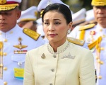 Hoàng hậu xinh đẹp kém Vua Thái Lan 25 tuổi: Cựu tiếp viên hàng không từng được thăng cấp bậc Thiếu tướng