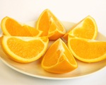 Mùa đông lạnh, nếu cứ ăn cam kiểu này vừa tốn tiền lại vừa sinh bệnh!