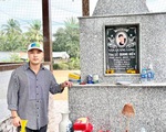 Vợ chồng Ưng Hoàng Phúc về Đồng Tháp thăm mộ ca sĩ Vân Quang Long