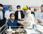 Thứ trưởng Bộ Y Tế Đỗ Xuân Tuyên kiểm tra công tác tiêm vaccine COVID-19 tại Quảng Ninh