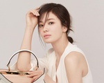 Song Hye Kyo khoe ảnh trẻ trung ở tuổi 40 nhưng vô tình lộ chuyện 'hẹn hò' với người đàn ông quen mặt