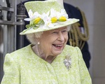 Hình ảnh tươi cười của Nữ hoàng Anh sau 5 tháng ở ẩn và thông điệp sâu sắc đến vợ chồng Meghan Markle và Harry