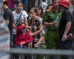 Gần 10 tiếng đưa 4 nạn nhân tử vong ra khỏi hiện trường vụ cháy cửa hàng ở Hà Nội