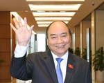 100% ĐBQH có mặt tán thành thông qua Nghị quyết bầu đồng chí Nguyễn Xuân Phúc làm Chủ tịch nước