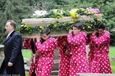 Đám tang ngập một màu hồng Đám tang ngập một màu hồng
