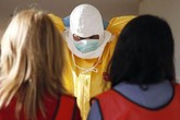 Nước Mỹ lại thay đổi biện pháp đối phó với Ebola Nước Mỹ lại thay đổi biện pháp đối phó với Ebola
