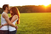 Tôi có nên cho người tình một đứa con? Tôi có nên cho người tình một đứa con?