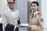 Hà Nội: Nữ CSGT trả lại Iphone 6 "đập hộp" cho người đánh rơi Hà Nội: Nữ CSGT trả lại Iphone 6 "đập hộp" cho người đánh rơi