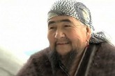 Kỳ lạ bà lão "nuôi" râu dài để giữ hạnh phúc gia đình Kỳ lạ bà lão "nuôi" râu dài để giữ hạnh phúc gia đình