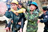 Giải cứu thành công 12 công nhân bị kẹt vụ sập hầm Giải cứu thành công 12 công nhân bị kẹt vụ sập hầm