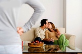 Chồng "quan hệ" với ô-sin để bố mẹ được chăm sóc tốt? Chồng "quan hệ" với ô-sin để bố mẹ được chăm sóc tốt?