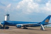 Say rượu, hành khách Nga đánh tiếp viên Vietnam Airlines Say rượu, hành khách Nga đánh tiếp viên Vietnam Airlines