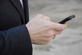 "Bóc bánh trả tiền", lấy đâu mà chung thủy? "Bóc bánh trả tiền", lấy đâu mà chung thủy?