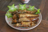 Bữa tối đơn giản với cá bống kho gừng và canh rau dền Bữa tối đơn giản với cá bống kho gừng và canh rau dền