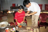 Cuộc đời buồn của người cha bỏ lại con trên cầu rồi tự tử Cuộc đời buồn của người cha bỏ lại con trên cầu rồi tự tử