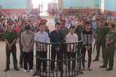 Kẻ cướp 100 chỉ vàng của ông lão ăn xin lĩnh 15 năm tù Kẻ cướp 100 chỉ vàng của ông lão ăn xin lĩnh 15 năm tù