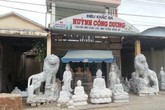Khốn đốn vì sư tử đá sắp bị "trục xuất" Khốn đốn vì sư tử đá sắp bị "trục xuất"