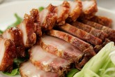 Mẹo chế biến thịt quay thơm ngon giòn bì Mẹo chế biến thịt quay thơm ngon giòn bì