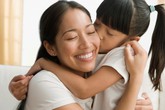 Mẹ có dám buông tay để con khôn lớn? Mẹ có dám buông tay để con khôn lớn?