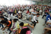 Khách phải vật vờ 4 giờ trước khi lên tàu nếu mua vé điện tử Khách phải vật vờ 4 giờ trước khi lên tàu nếu mua vé điện tử