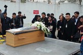 Đẫm nước mắt ngày về của 3 mẹ con vụ rơi máy bay MH17 Đẫm nước mắt ngày về của 3 mẹ con vụ rơi máy bay MH17